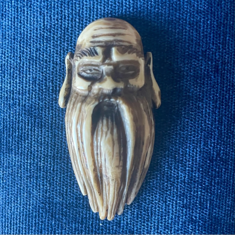 Netsuke antler bone carving
